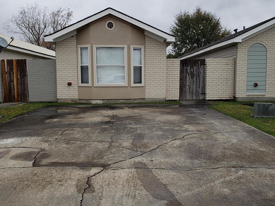 1st image of 112 Cane Field Dr