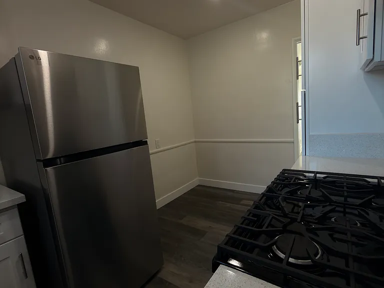 5110 Harold Way Apartments — Photo 7