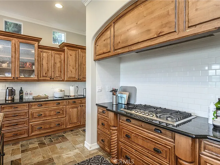 16 Pegasus Dr — Photo 11
