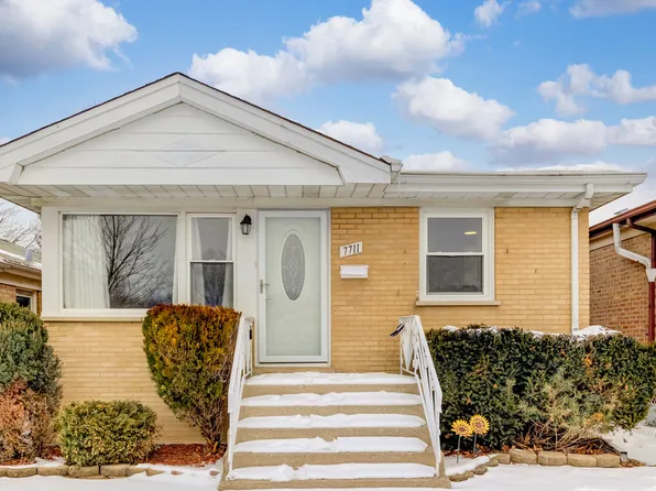 7711 Neenah Ave, Burbank, IL 60459