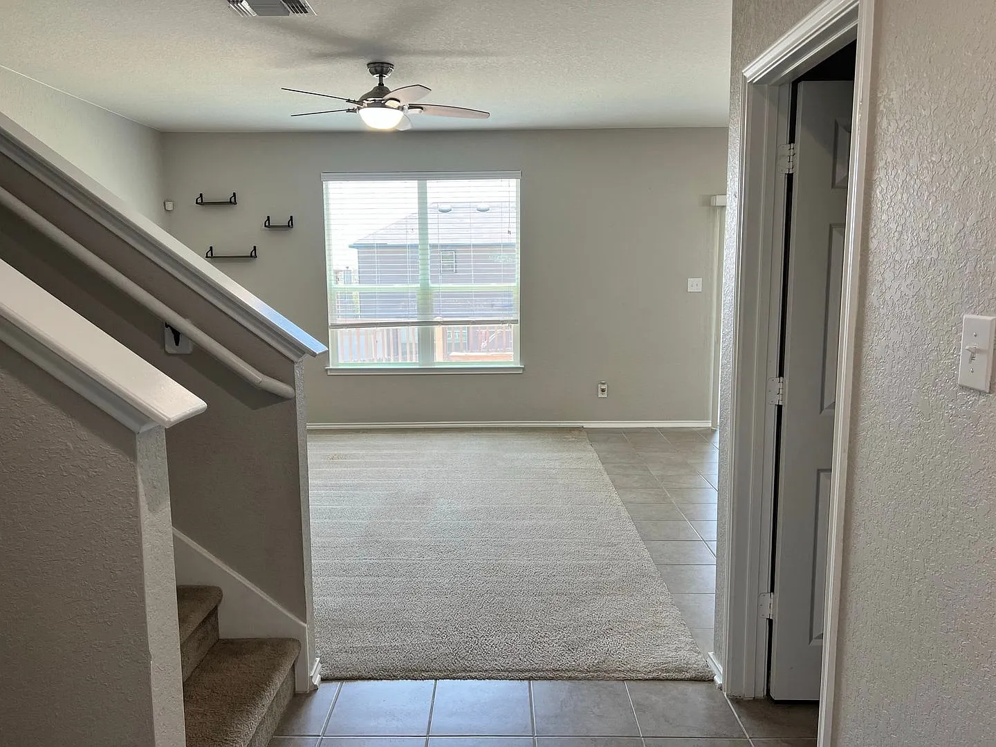 6730 Loma Blanca — Photo 3