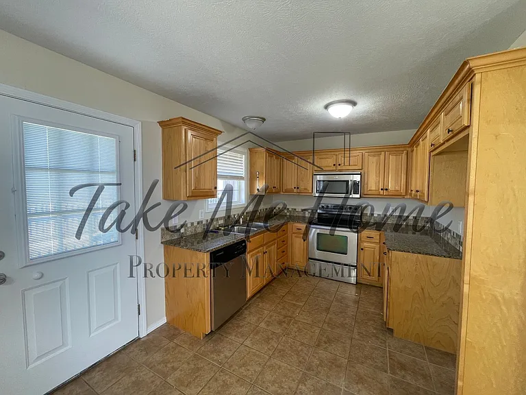 644 N Cox Ave — Photo 6