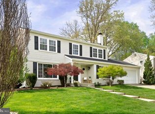 1926 Labrador Ln, Vienna, VA 22182