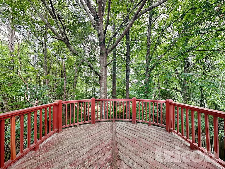 205 Lossie Ln — Photo 14