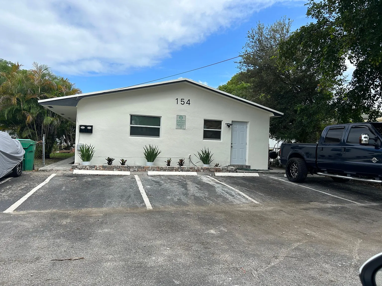 2 bed, 934 sqft, $2,600 — Photo 1