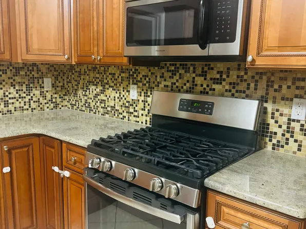 165 Clifford St #3, Newark, NJ 07105