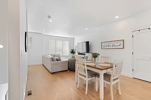 25 E Center St #64 Photo 1