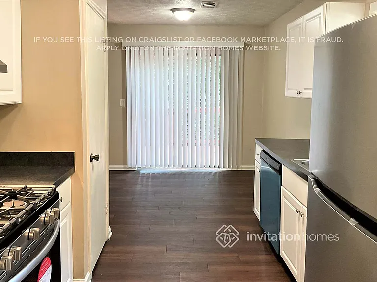 2399 Stonebridge Ln — Photo 5