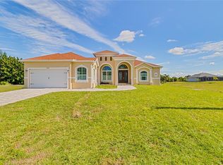 238 W Pine Valley Ln, Rotonda West, FL 33947