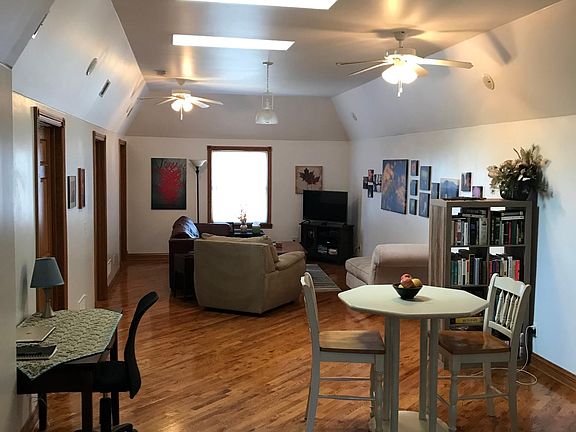 3rd image of 314 Eastman Ave #2