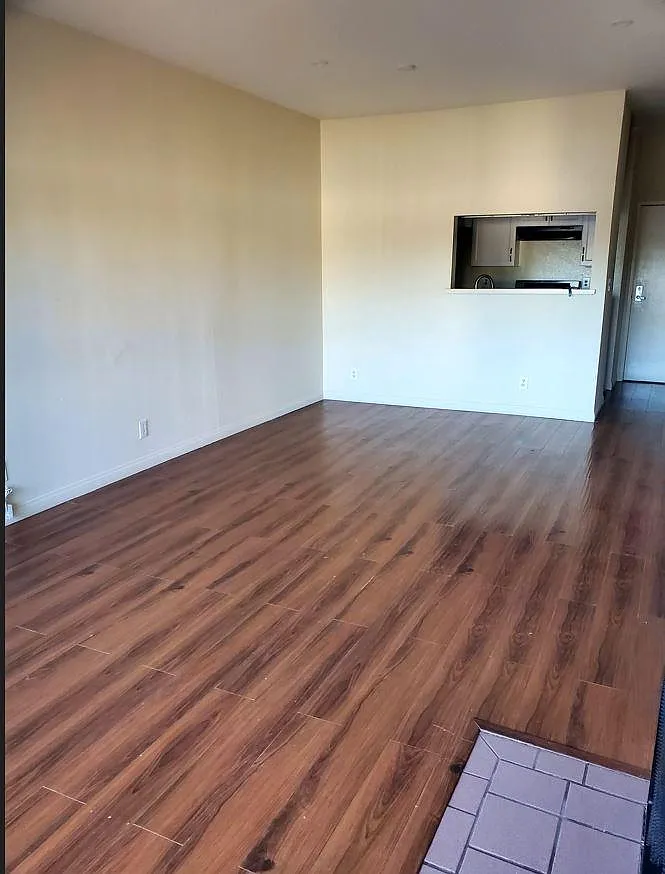 2 bed, 1000 sqft, $2,750 — Photo 4