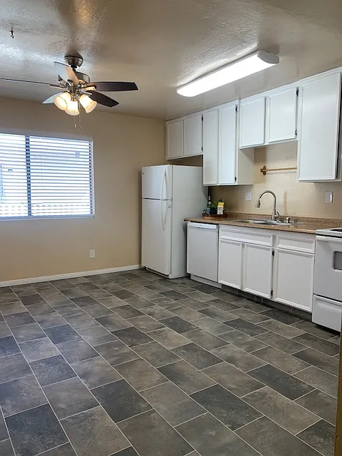Spacious dine-in kitchen