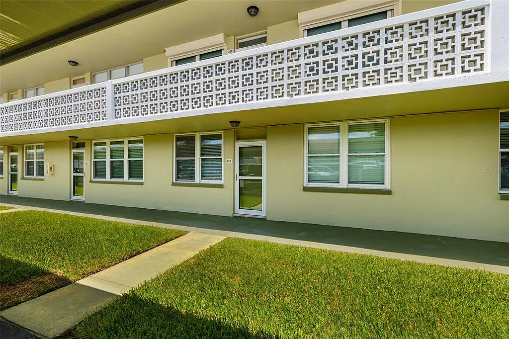 2 bed, 2.0 bath, 1035 sqft, $1,800 — Photo 1