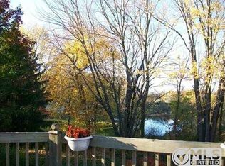 2745 Shire St SW, Grand Rapids, MI 49534