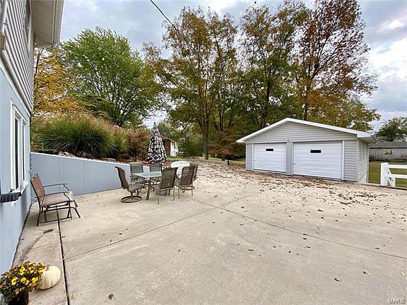 2nd image of 260 Gerard St