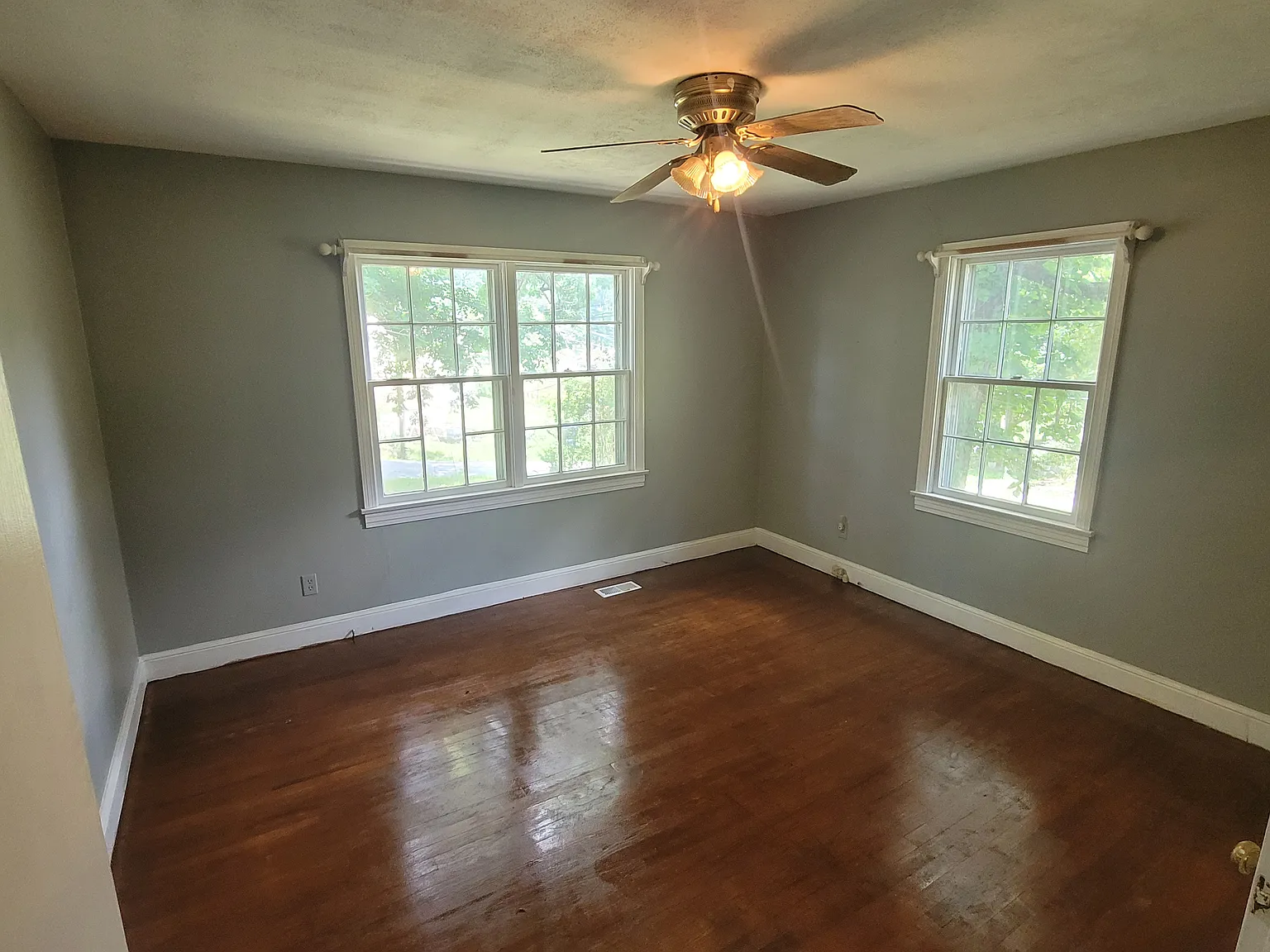 2 bed, 1200 sqft, $995 — Photo 3