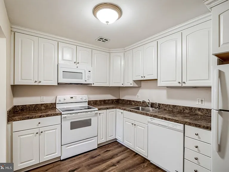 4000 Gypsy Ln #506 — Photo 15