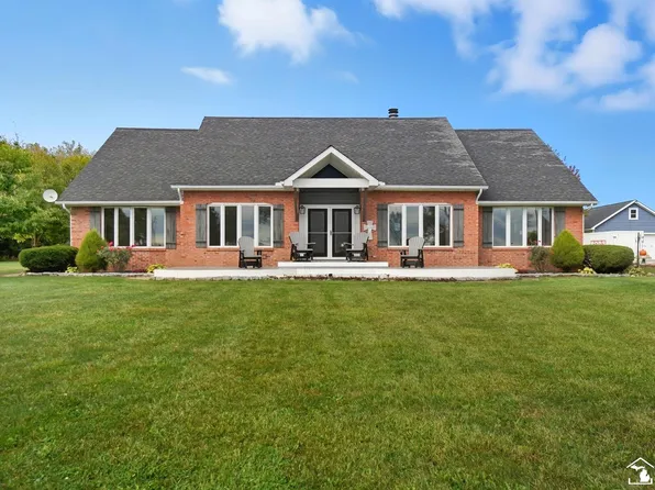 9405 Turk Rd, Ottawa Lake, MI 49267