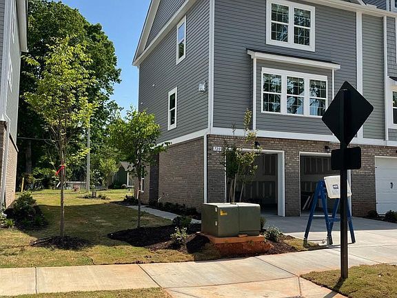 End unit. 3 story. 3 bedroom, 3.5 bathroom.