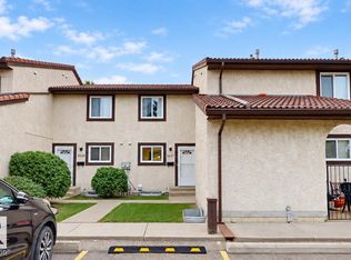 3637 30th Ave NW, Edmonton, AB T6L5H5