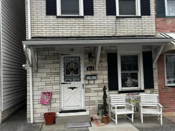 3 1/2 S 3rd St, Coplay, PA 18037