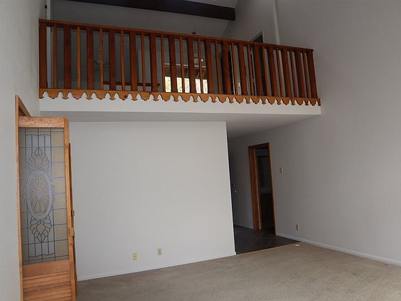 5th image of 164 Sugarpine Dr