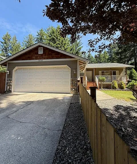 18748 Rampart Dr SE — Photo 1