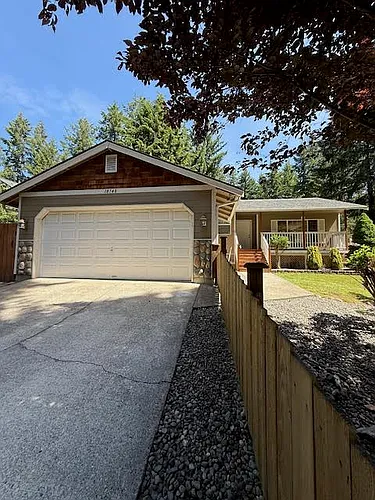 18748 Rampart Dr SE Photo 1