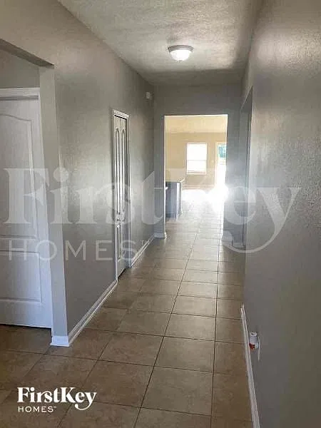 4 bed, 2.0 bath, 2046 sqft, $2,545 — Photo 2