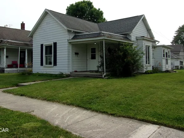 609 S Blackhoof St, Wapakoneta, OH 45895