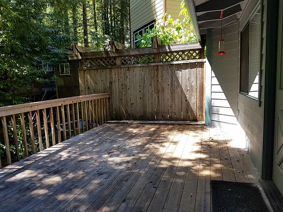 3rd image of 225 Reynolds Dr