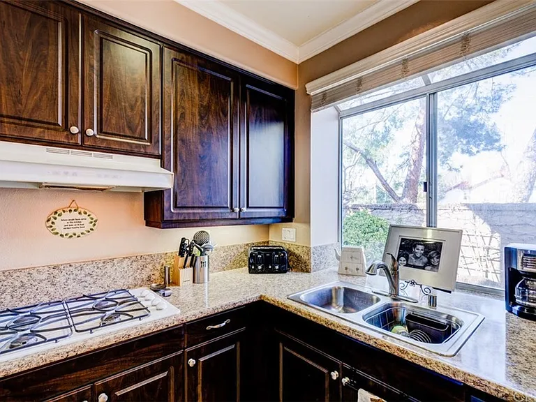 5199 Carmento Dr — Photo 7
