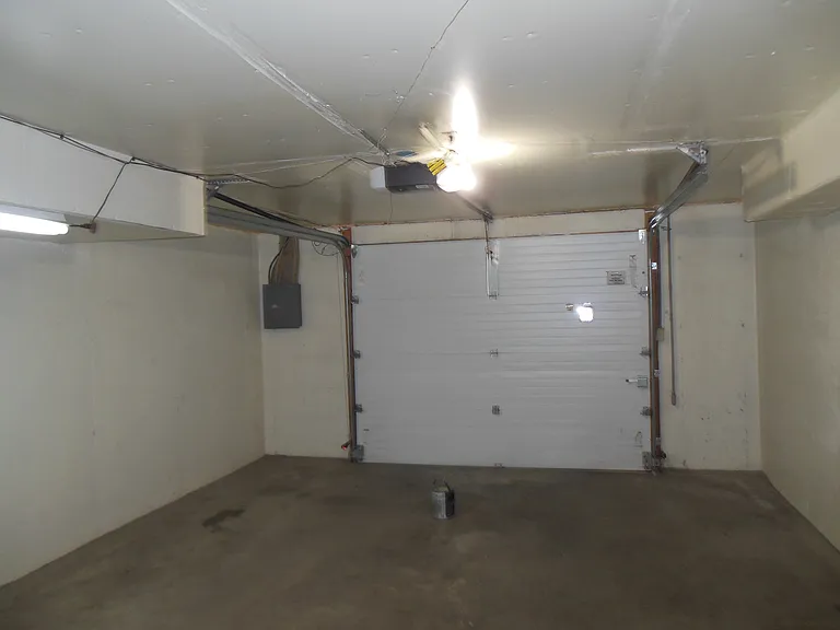 633 NE English Manor Dr #A — Photo 21