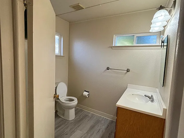 6905 Brentwood Blvd — Photo 5