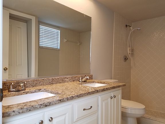 5th image of 3201 Green Dolphin St