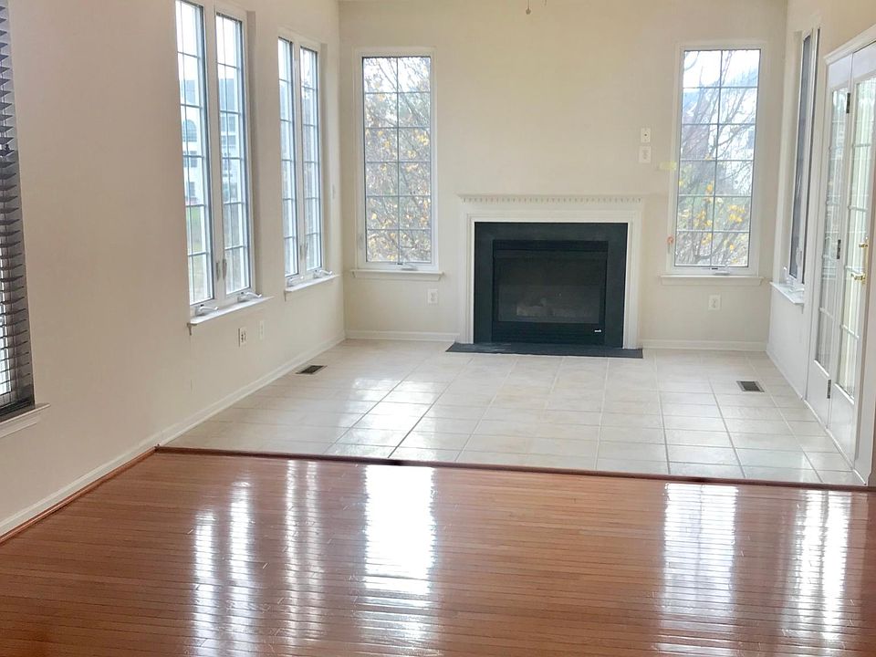 1st image of 22563 Welborne Manor Sq