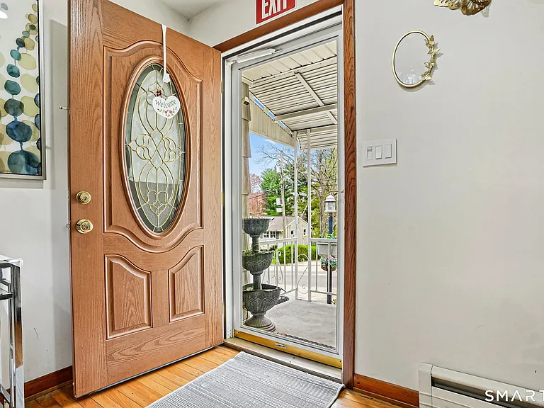 7 Newport Dr — Photo 3