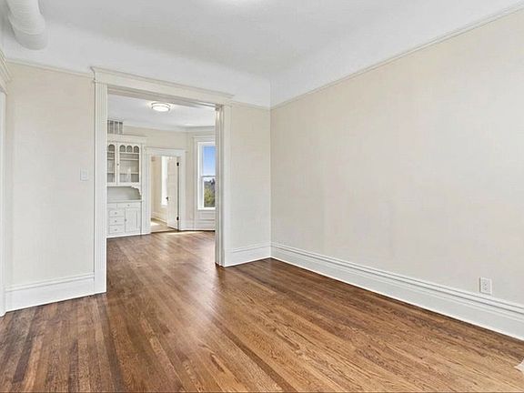 4th image of 3751 N Clifton Ave #1