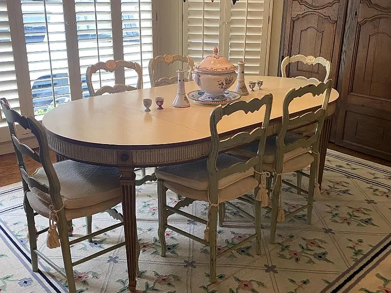 Lilac Dr — Photo 17