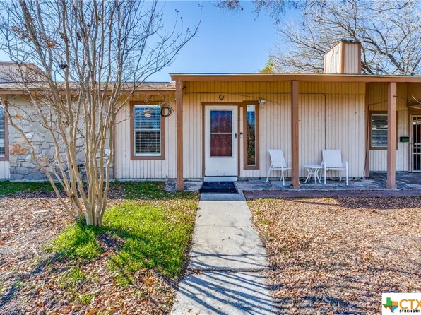 1051 Country Club Dr #C-9, Seguin, TX 78155