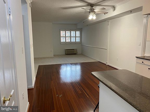 2nd image of 1211 S Eads St APT 1007