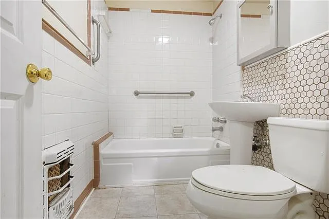 6218 Waldo Dr — Photo 16