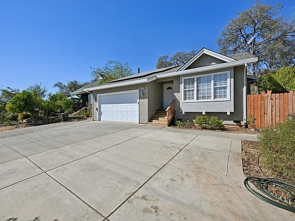 3rd image of 347 Landis Cir