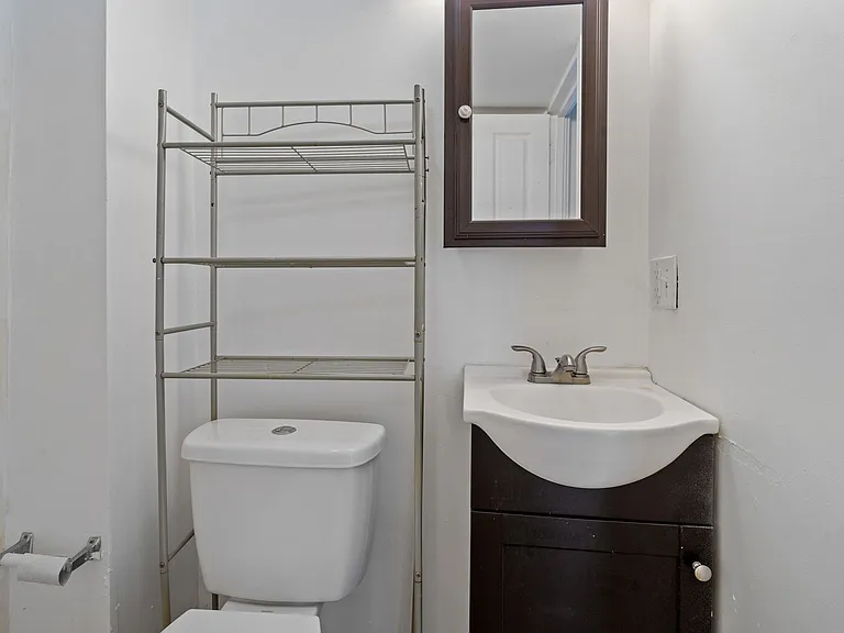 21 Myrtle Ave #2 — Photo 5