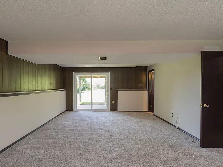 6581 S Gateway Blvd — Photo 17