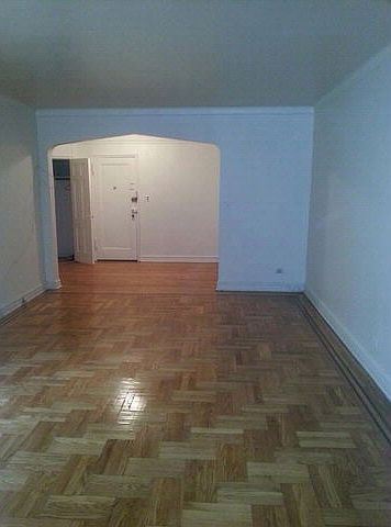 2nd image of 125 Hawthorne St APT 5L