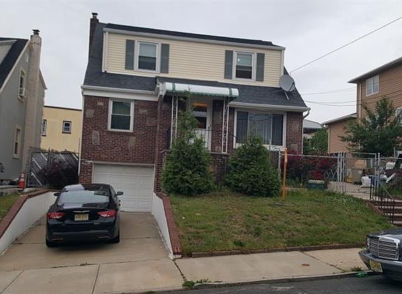 2nd image of 114 Stevens Pl