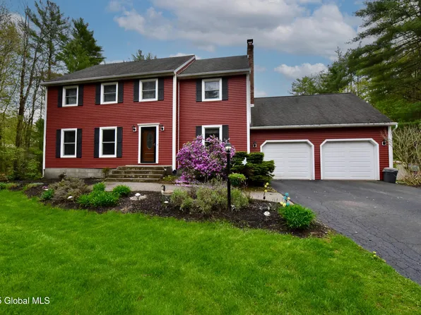 21 Cedarcrest Drive, Saratoga Springs, NY 12866