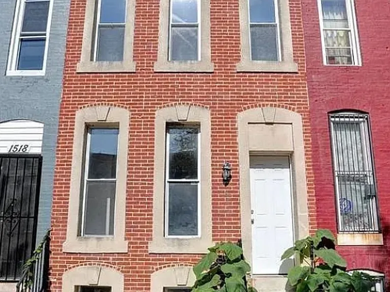 1520 Holbrook St — Photo 1