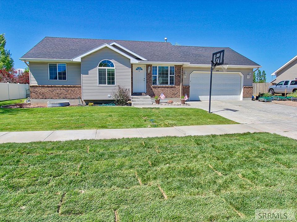 1st image of 3191 E Sweet Briar Dr